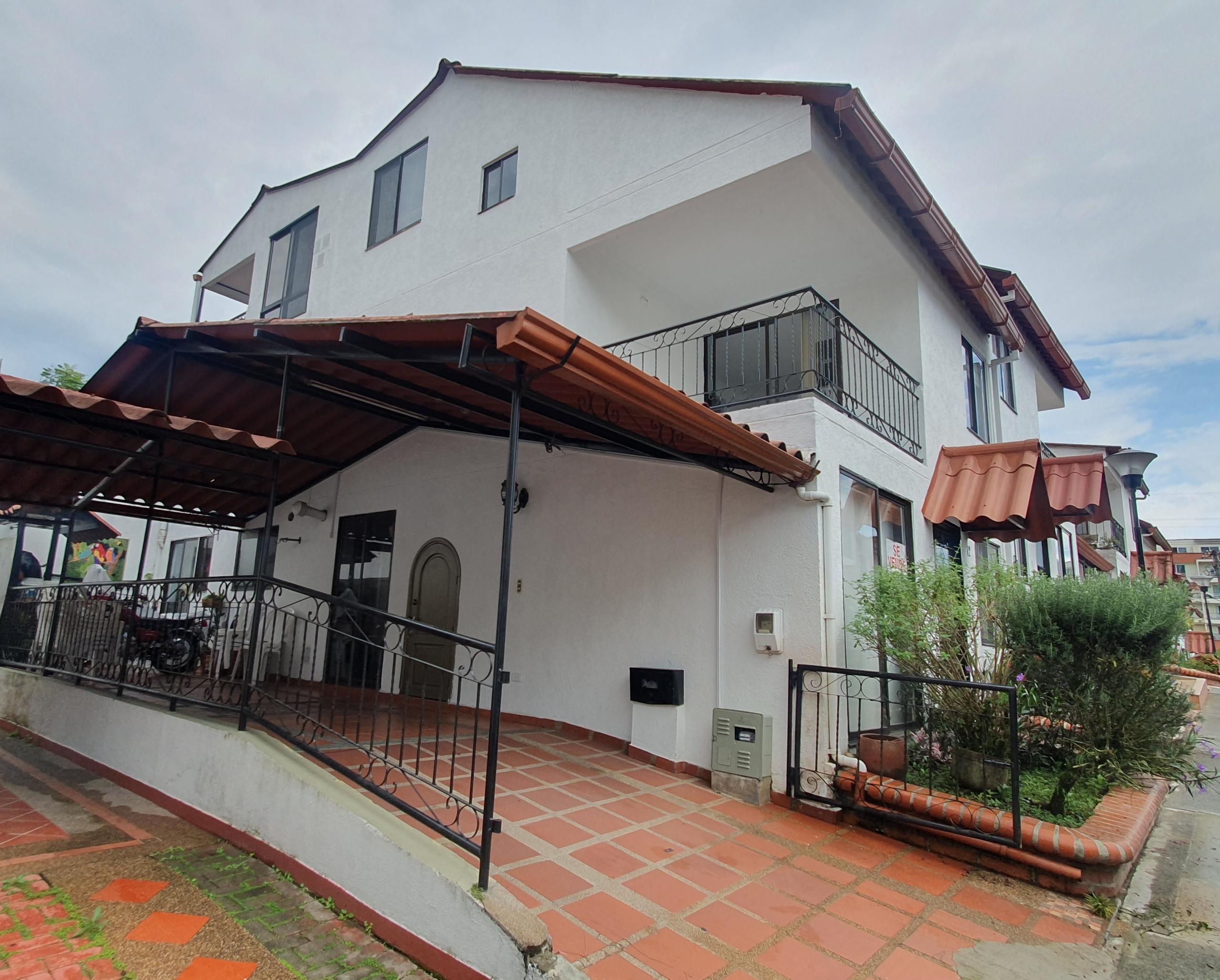 30507920250325090937-2 CASA EN VENTA AVENIDA SUR SECTOR HOME CENTER