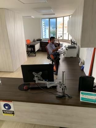 EN VENTA OFICINA IMPORTANTE SECTOR DEL CENTRO DE PEREIRA