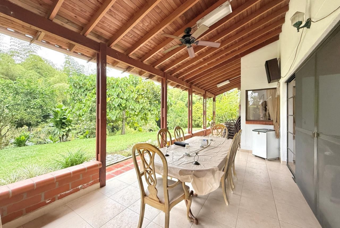VENDO CASA CAMPESTRE EN COMBIA