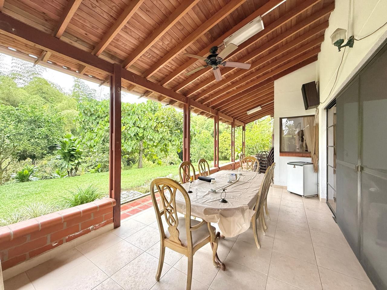 VENDO CASA CAMPESTRE EN COMBIA