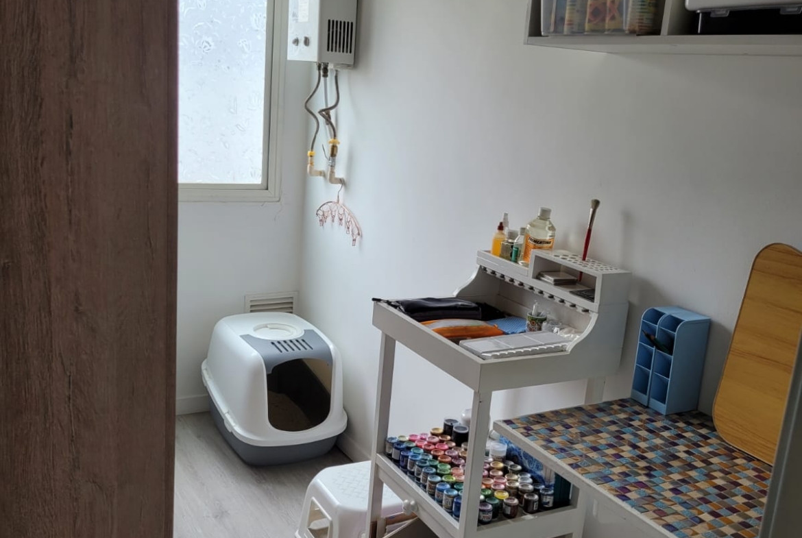 VENDO APARTAESTUDIO EN PINARES FRENTE A MEGACENTRO
