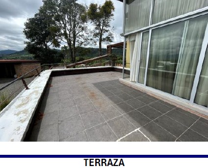 SE VENDE AMPLIA CASA CAMPESTRE VÍA PEREIRA – ARMENIA