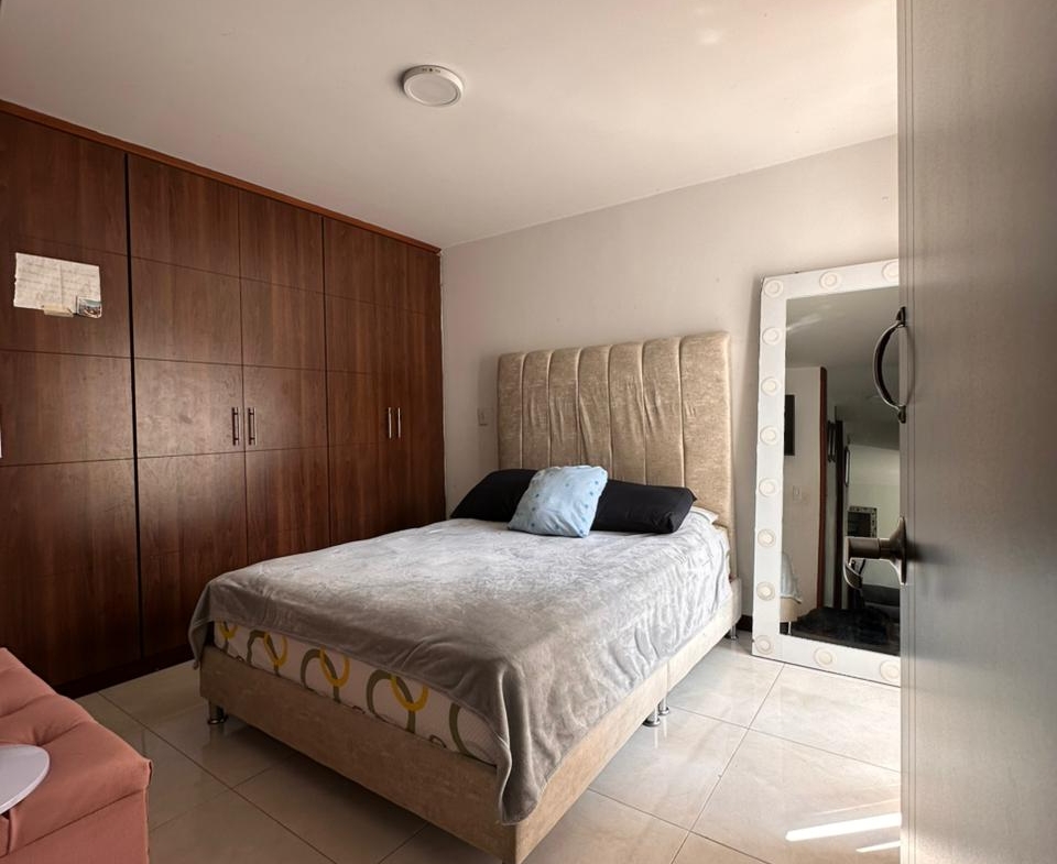 VENDO APARTAMENTO EN AV SUR, SECTOR CORALES 68 M2