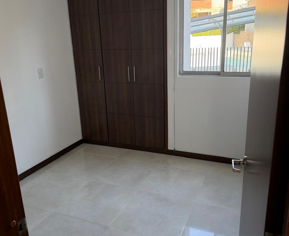 SE VENDE APARTAMENTO AV SUR, CORALES 3 ALCOBAS