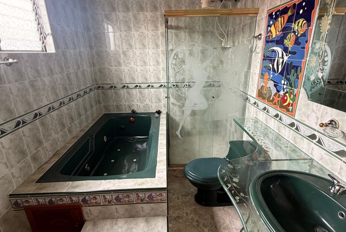 VENDO CASA EN QUINTAS DE JARDIN COLONIAL