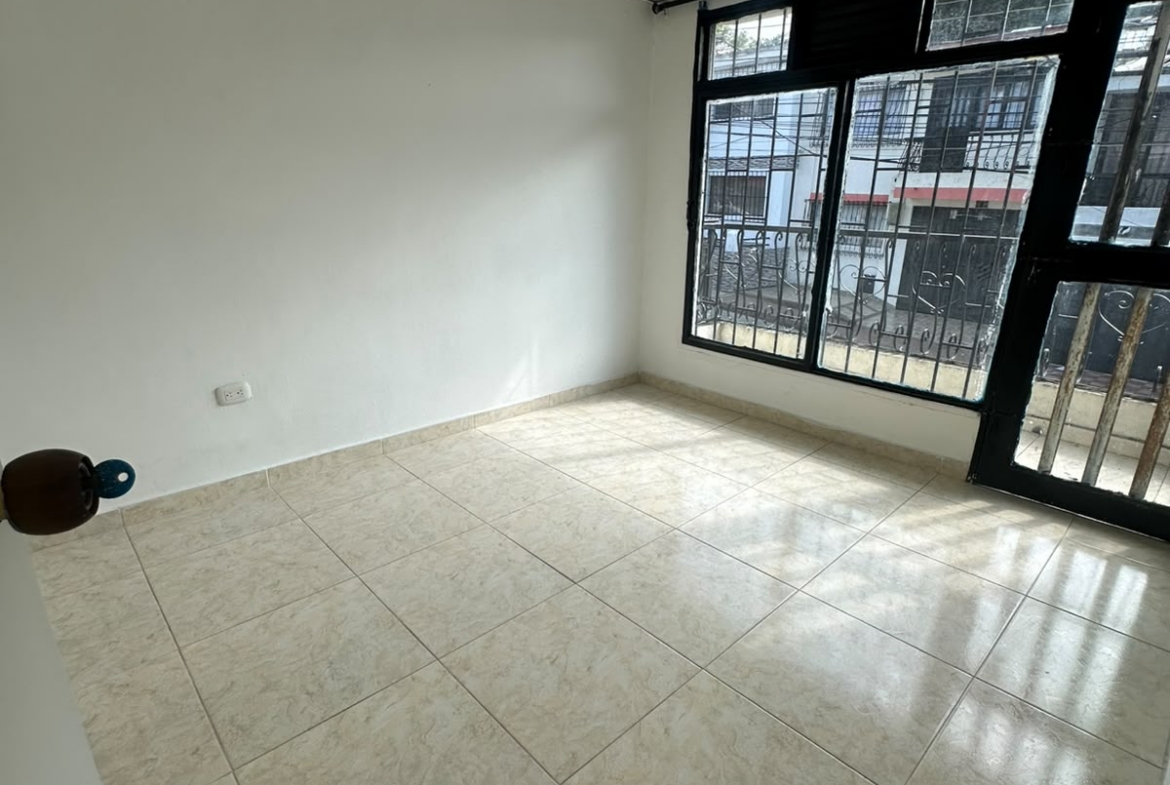 RENTO CASA COMERCIAL EN LA VILLA