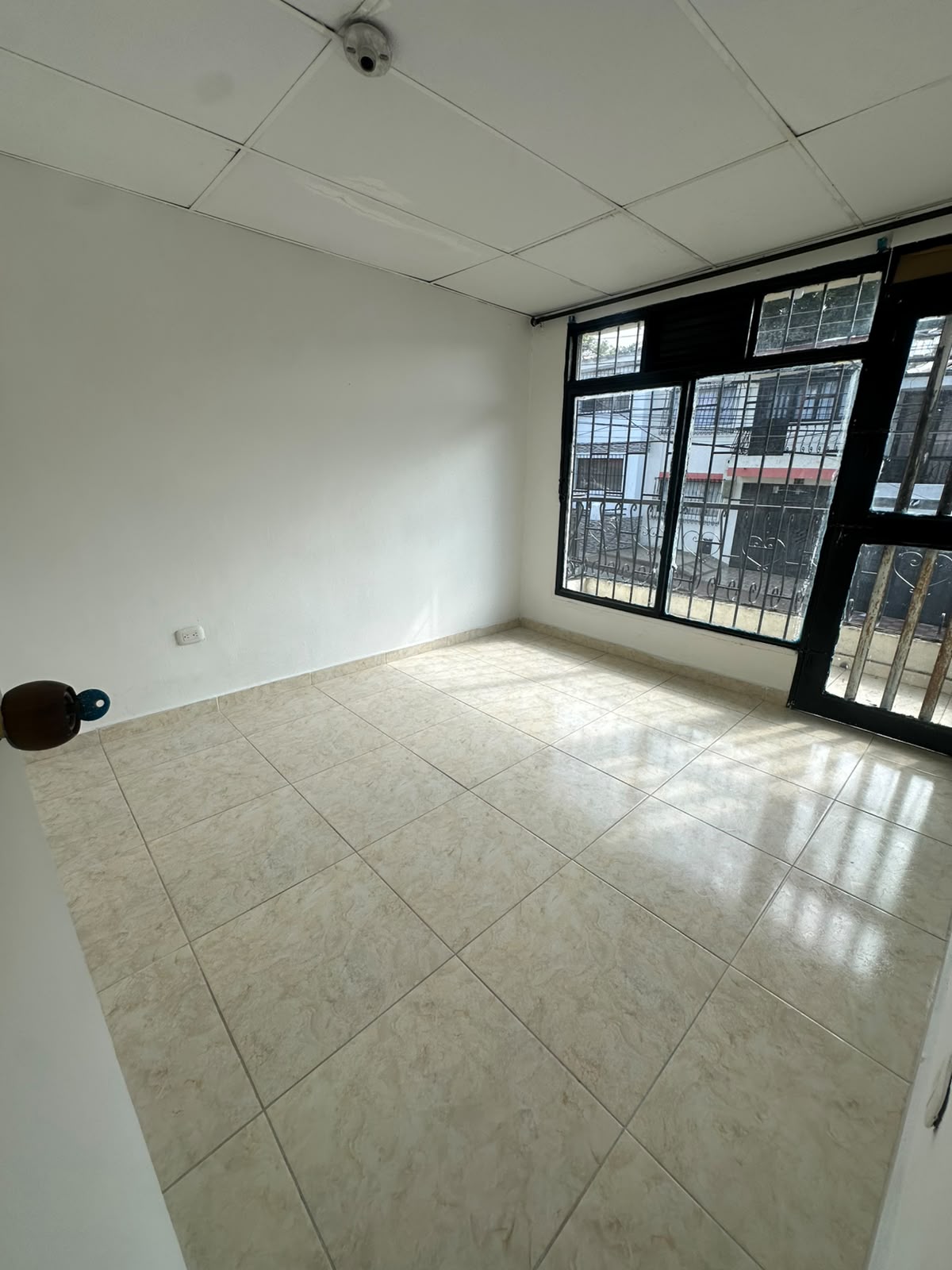 RENTO CASA COMERCIAL EN LA VILLA