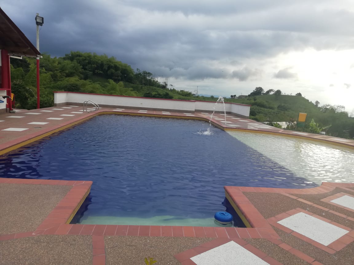 SE VENDE HERMOSA FINCA DE RECREO VIA A ARMENIA
