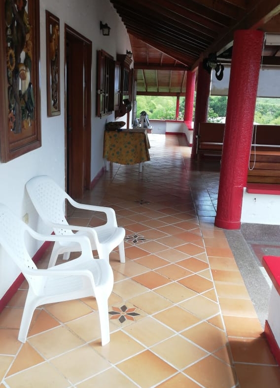 SE VENDE HERMOSA FINCA DE RECREO VIA A ARMENIA