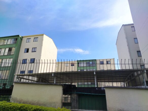VENDO APARTAMENTO EN LA AURORA SECTOR CIRCUNVALAR PEREIRA